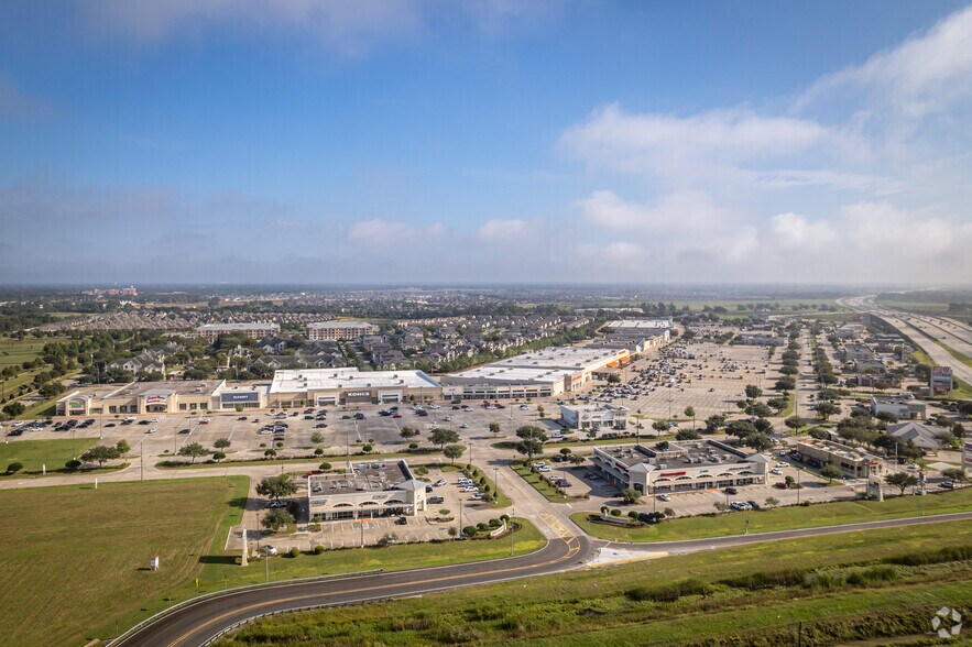 More Photos Of 24110-24502 Commercial Dr, Rosenberg Unknown For Lease