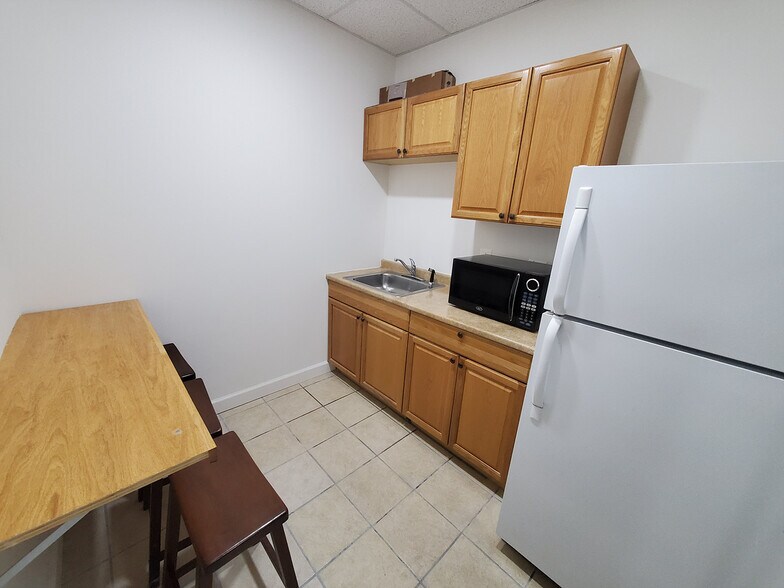More Photos Of 14631 Lee Hwy, Centreville Medical For Lease