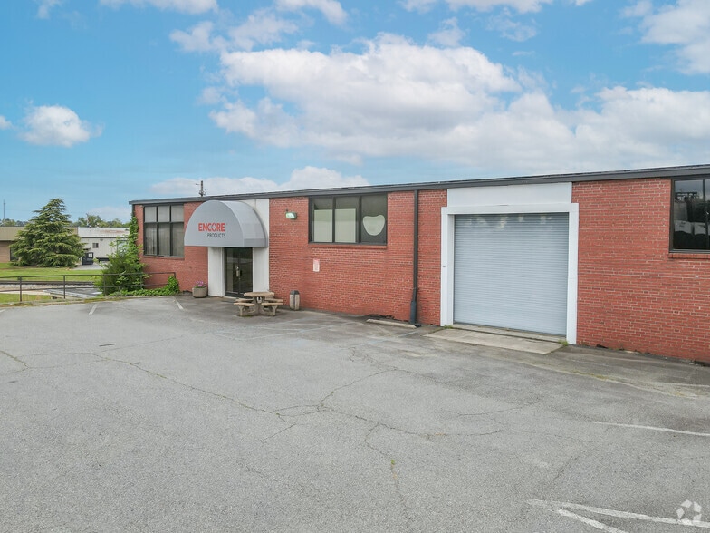 More Photos Of 2020 W Front St, Statesville Manufacturing For Lease