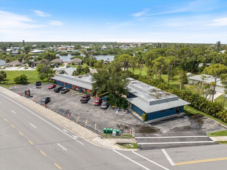 More Photos Of 2009-2025 S McCall Rd, Englewood Medical For Lease