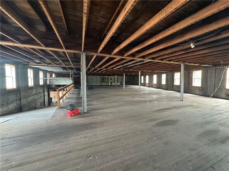 More Photos Of 99 Delaware St, Walton General Retail For Sale