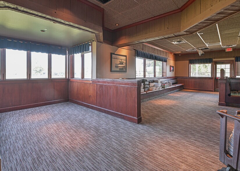 More Photos Of 2675 32nd Ave S, Grand Forks Restaurant For Sale