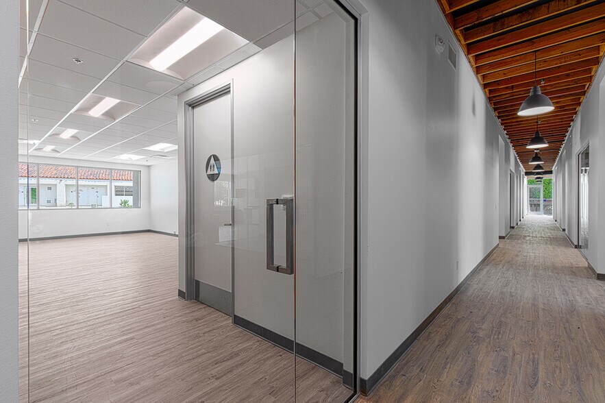 More Photos Of 72140 Magneisa Falls Dr, Rancho Mirage Office Residential For Sale