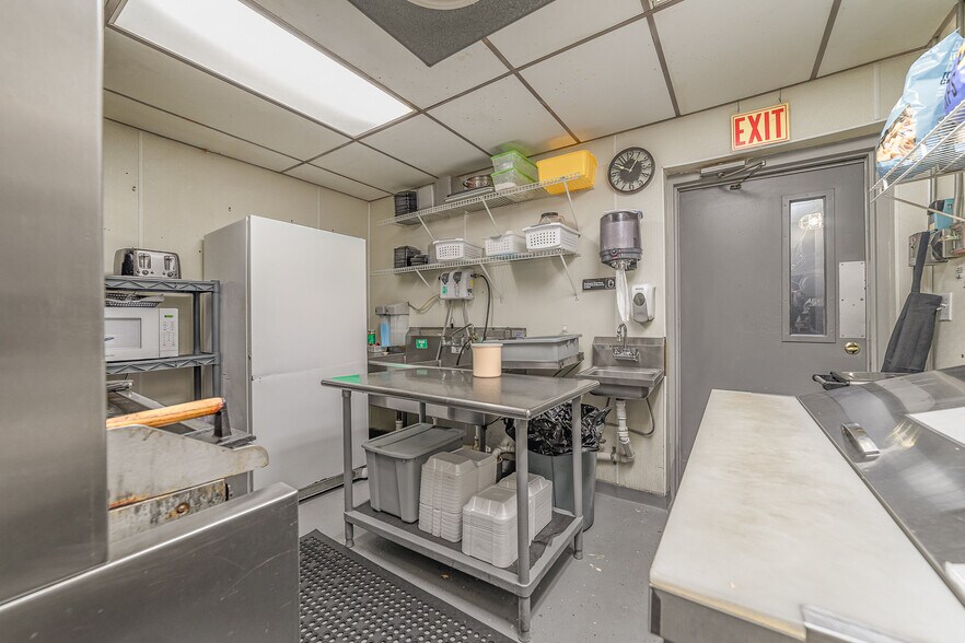 More Photos Of 1104 N Saginaw St, Saint Charles Bowling Alley For Sale