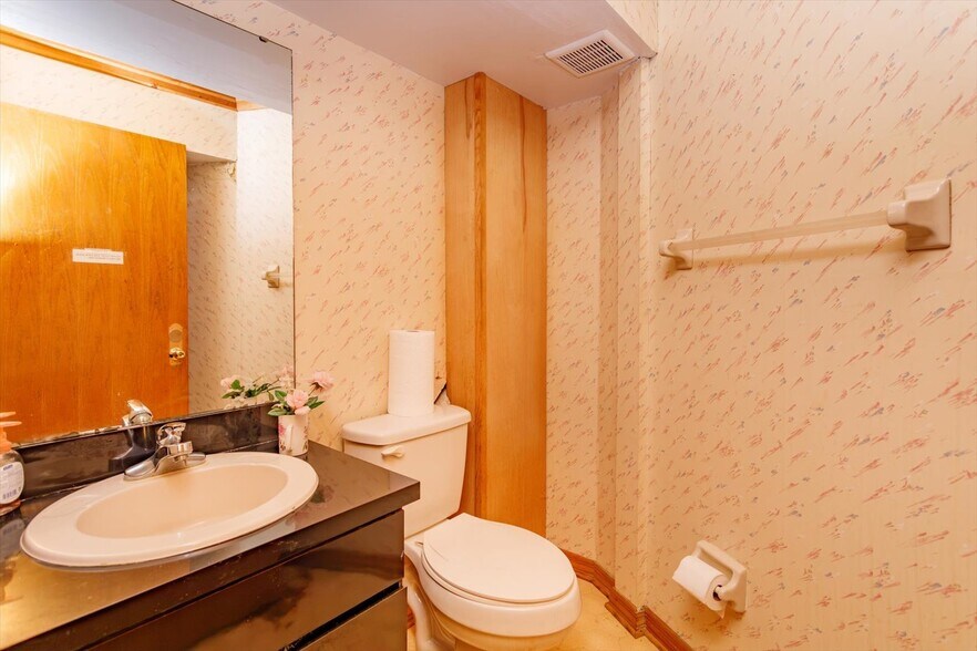 More Photos Of 200 N Thornton Ave, Orlando Office For Sale