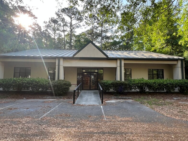 More Photos Of 1504 Fording Island Rd, Bluffton Freestanding For Lease