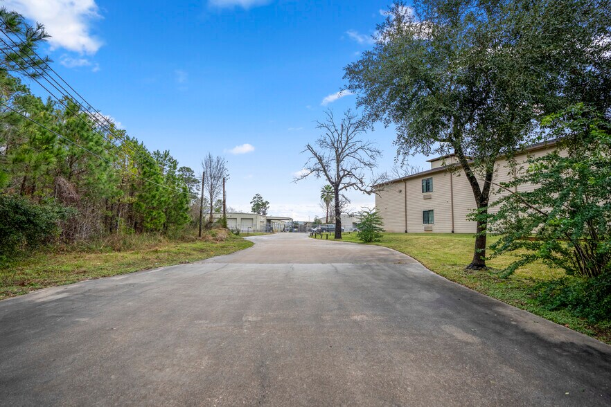 More Photos Of 80 Sorters McClellan rd, Kingwood Warehouse For Sale
