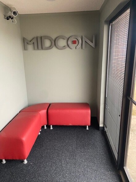 More Photos Of 1805 W Detroit St, Broken Arrow Service For Lease