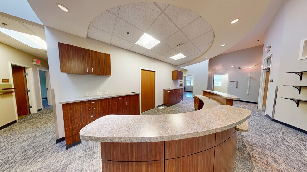 More Photos Of 1195 Wilson Ave NW, Grand Rapids Medical For Sale