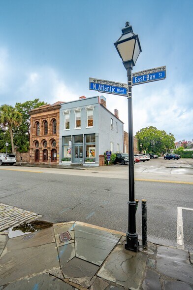 More Photos Of 143 E Bay St, Charleston Storefront Retail Office For Lease