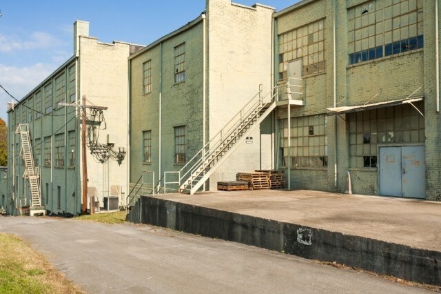 More Photos Of 100 S Mulberry St, Dickson Coworking Space