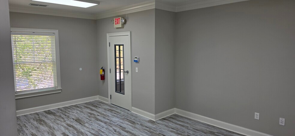 More Photos Of 4080 McGinnis Ferry Rd, Alpharetta Office Residential For Lease