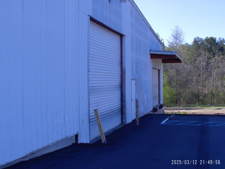 More Photos Of 25040 Blue Star Hwy, Quincy Warehouse For Lease
