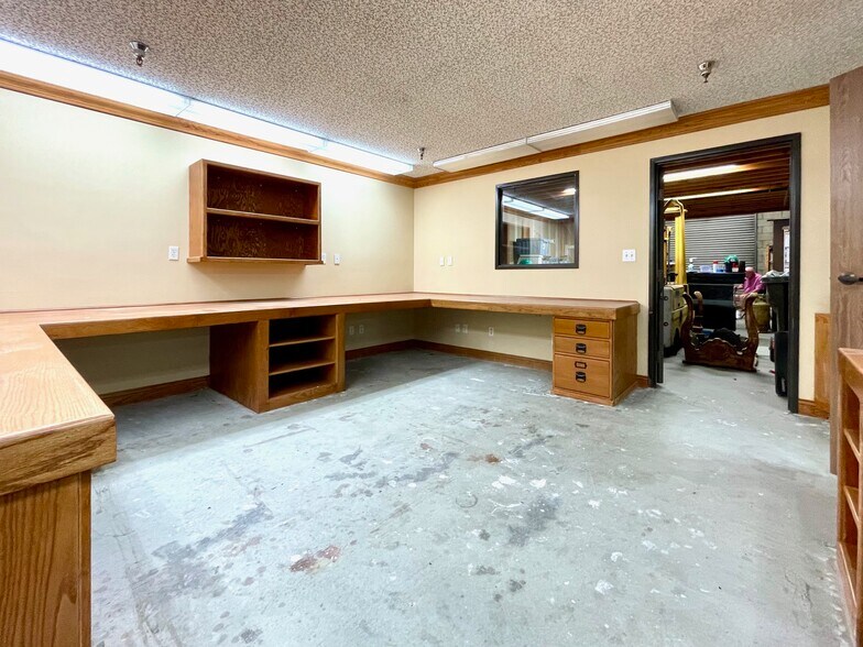 More Photos Of 11920 Goldring Rd, Arcadia Warehouse For Sale