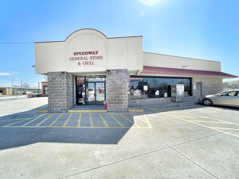 More Photos Of 601-605 E Emma Ave, Springdale Convenience Store For Sale