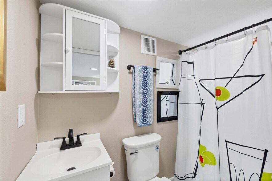 More Photos Of 115 Friendship Ln, Englewood Apartments For Sale