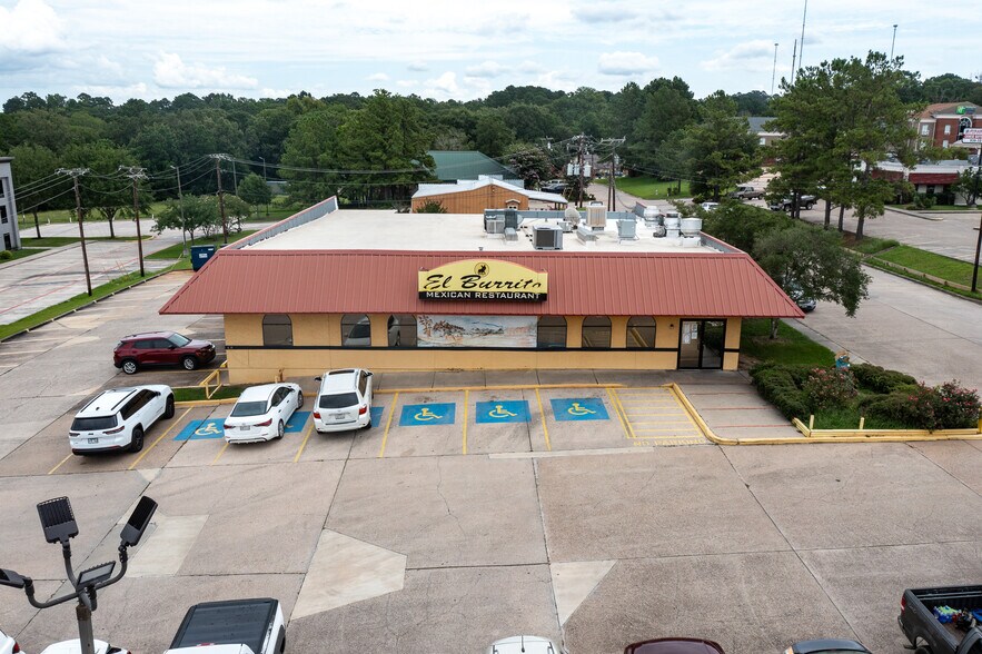 More Photos Of 100 Southpoint Loop, Livingston Restaurant For Sale