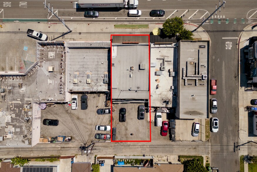 More Photos Of 10939 Venice Blvd, Los Angeles Bar For Sale