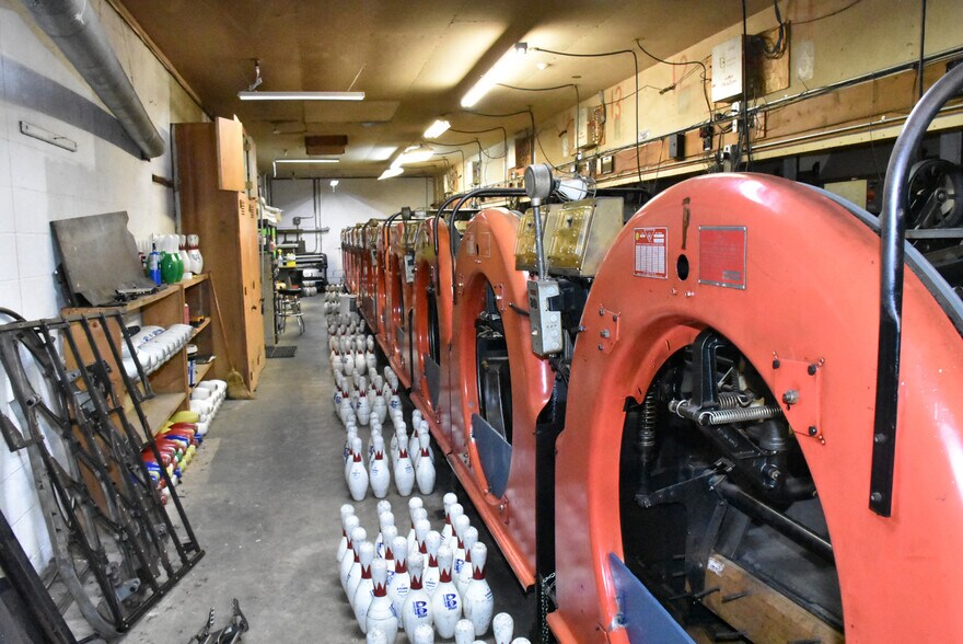 More Photos Of 11712 Hydetown Rd, Titusville Bowling Alley For Sale