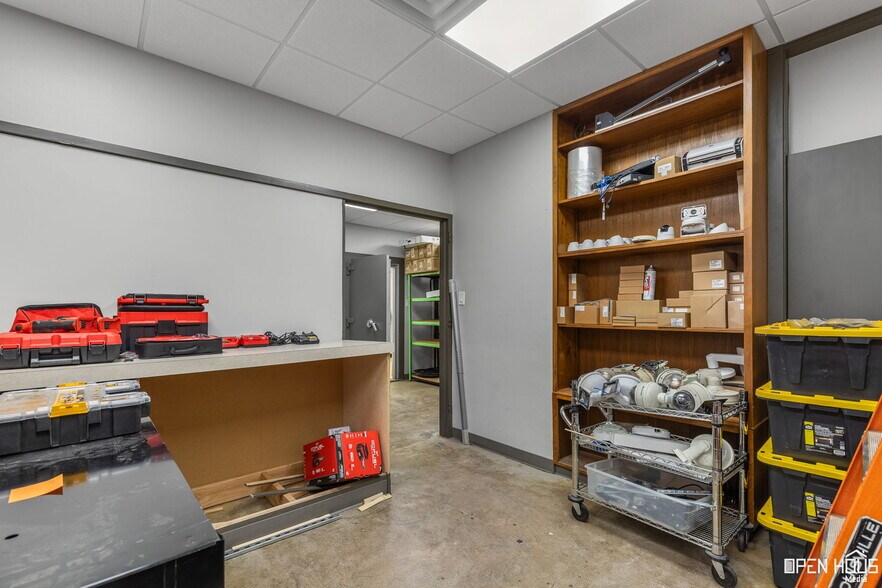 More Photos Of 915 9th St, Wichita Falls Office For Sale