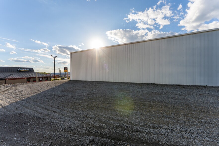 More Photos Of 3040 Freeport Rd, Natrona Heights Warehouse For Sale