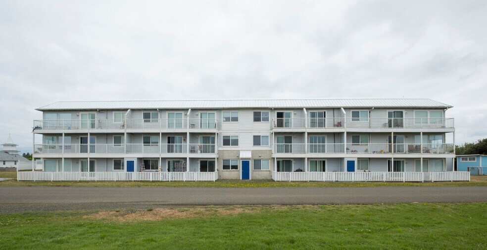 More Photos Of 605 Point Brown Ave NW, Ocean Shores Apartments For Sale