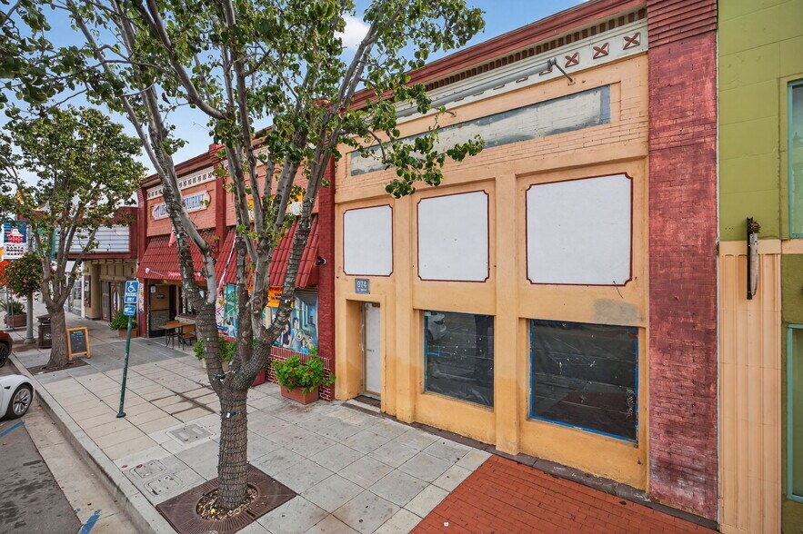 More Photos Of 974 E Main St, Santa Paula Restaurant For Sale