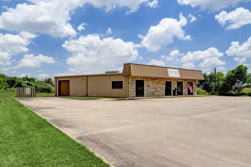 More Photos Of 193 Schmidt Rd, Sealy Freestanding For Sale