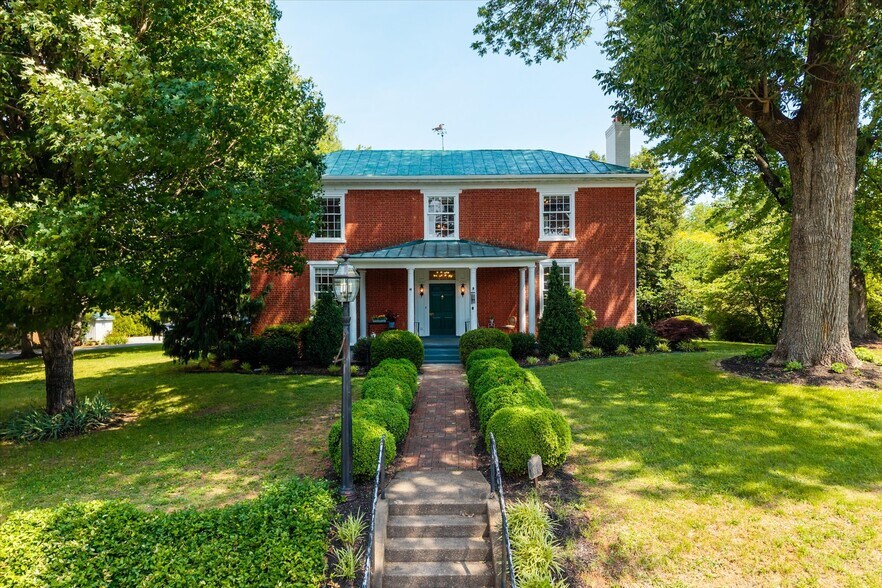 More Photos Of 252 David Bruce Ave, Charlotte Court House Hospitality For Sale