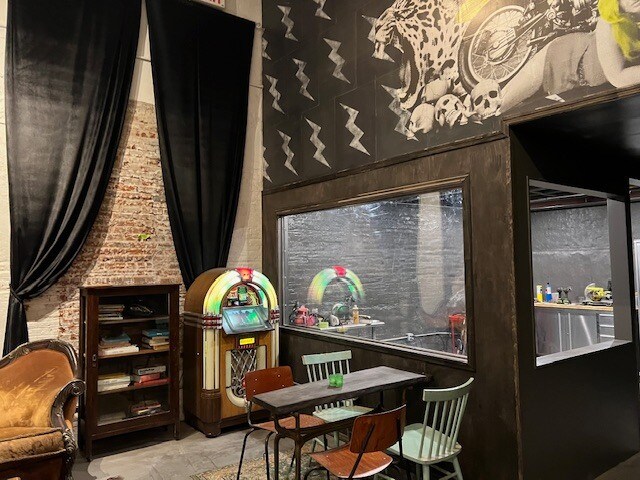 More Photos Of 49 Monroe St, New York Warehouse For Lease