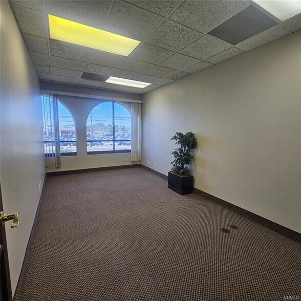 More Photos Of 2055 Hamner Ave, Norco Office Residential For Lease