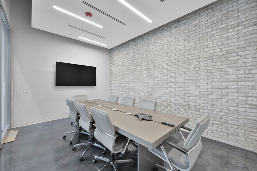 More Photos Of 24527 Gosling Rd, Spring Flex For Lease