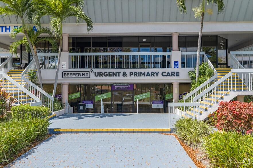 More Photos Of 21301 Powerline Rd, Boca Raton Medical For Lease