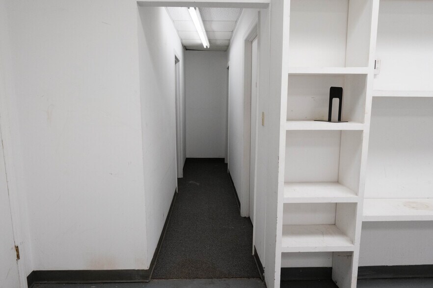 More Photos Of 190-192 Metro Dr, Spartanburg Flex For Sale