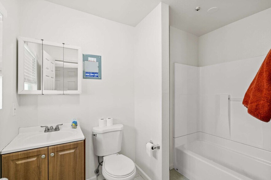 More Photos Of 1015 S A St, Santa Rosa Apartments For Sale