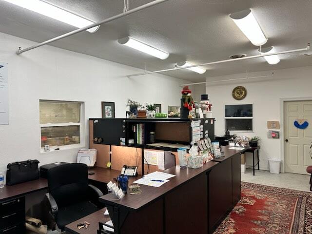 More Photos Of 1100 NE 21st St, Portland Service For Sale