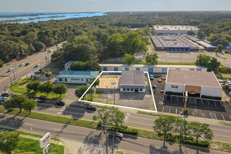 More Photos Of 90 Mary Esther Blvd, Mary Esther Freestanding For Lease