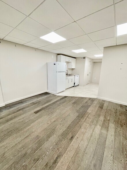 More Photos Of 9 E Putnam Ave, Greenwich Storefront For Lease