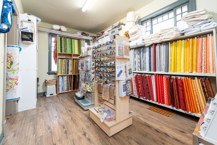More Photos Of 5028 50th Ave, Lamont General Retail For Sale