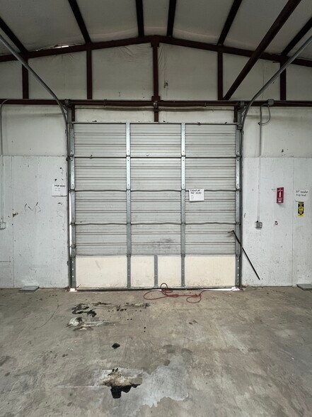 More Photos Of 915 1st Ave NW, Ardmore Flex For Lease