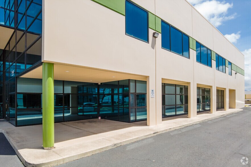 More Photos Of 94-155 Leoole St, Waipahu Flex For Lease