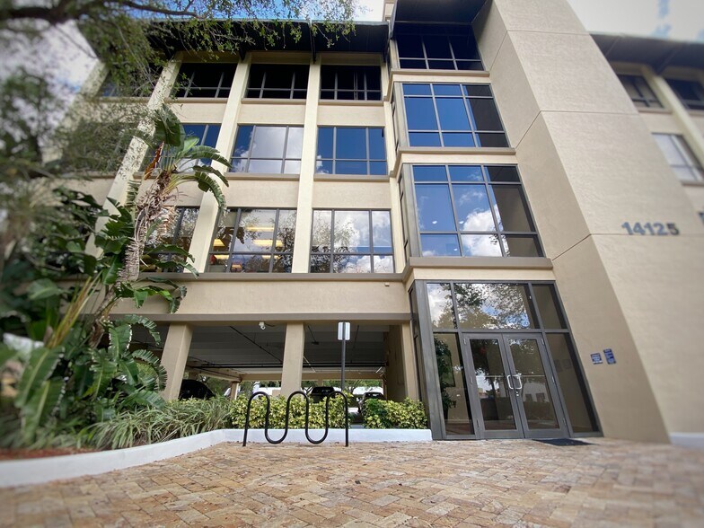 More Photos Of 14125 NW 80th Ave, Miami Lakes Office For Sale