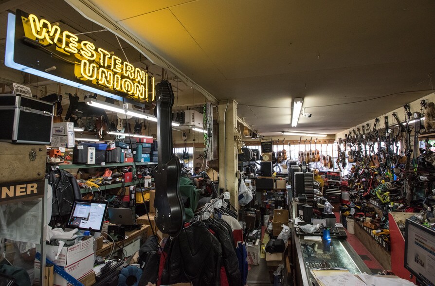 More Photos Of 13014 Pacific Ave S, Tacoma General Retail For Lease