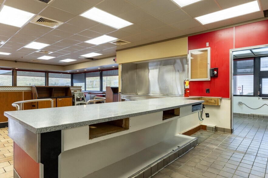 More Photos Of 5119 S 11 Hwy, Calhoun Fast Food For Sale