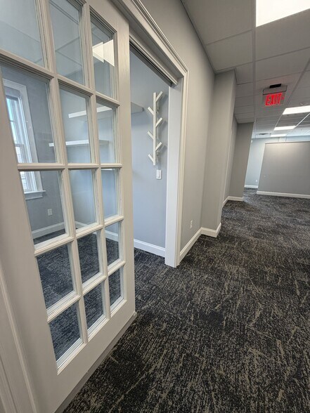 More Photos Of 670 Boston Post Rd, Madison Office For Lease