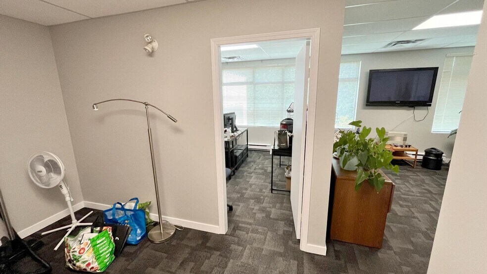 More Photos Of 62 Fawcett Rd, Coquitlam Light Manufacturing For Sale