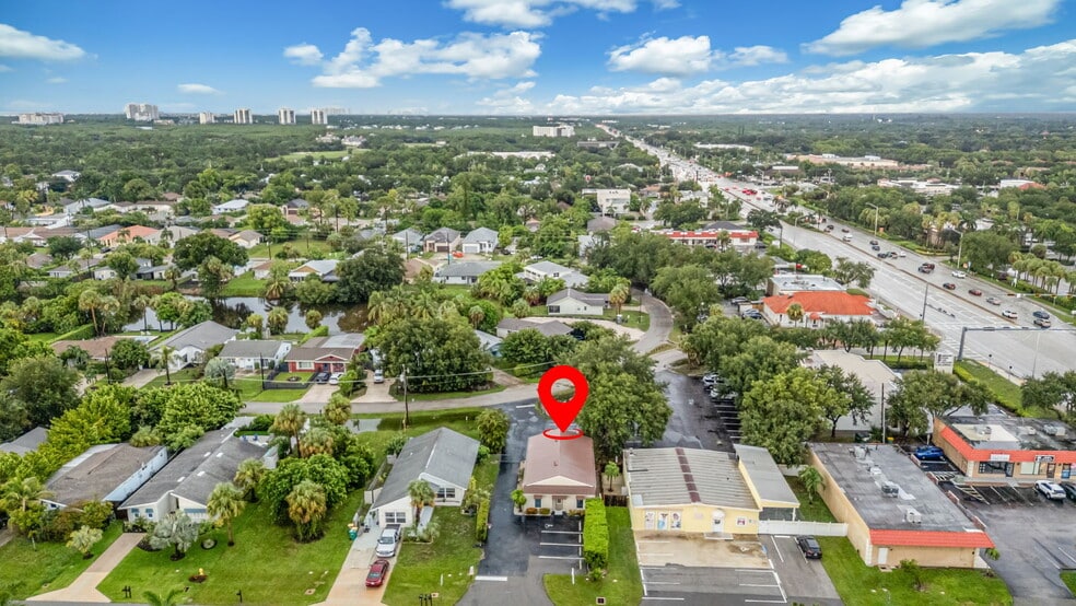 More Photos Of 871 106th Ave N, Naples Medical For Sale