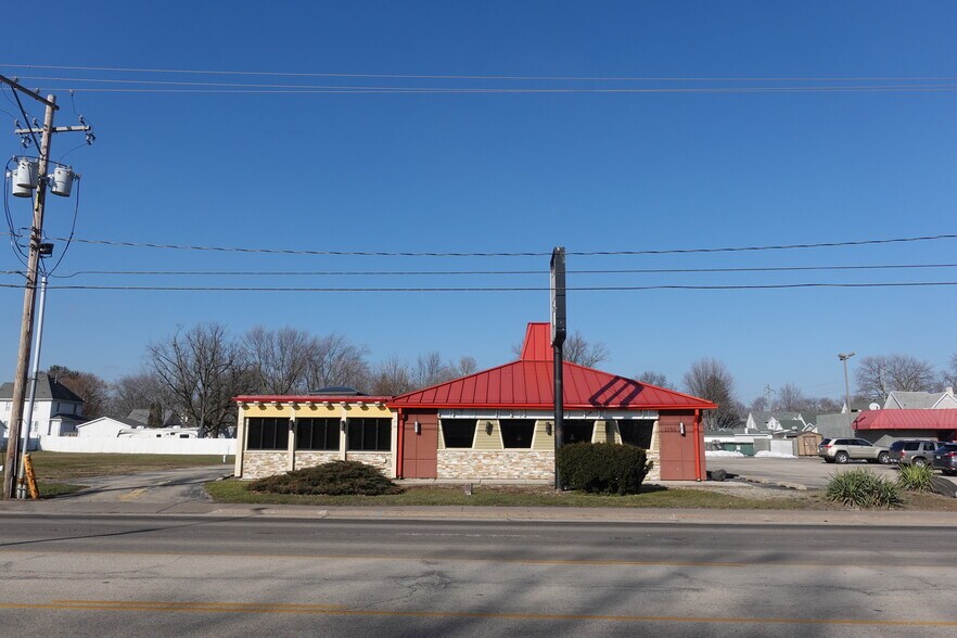 More Photos Of 1555 E Main St, Galesburg Fast Food For Lease