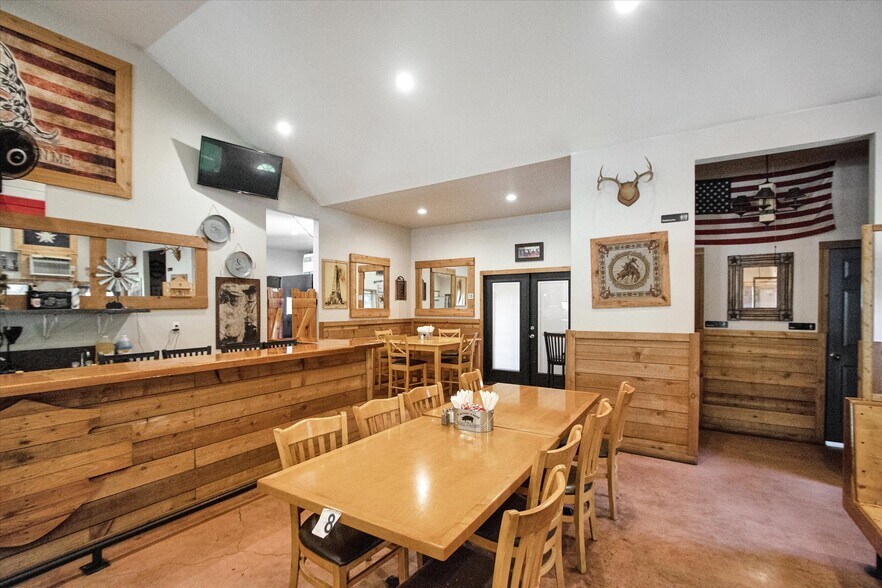 More Photos Of 3710 Waterwood Pass, Elmendorf Restaurant For Sale