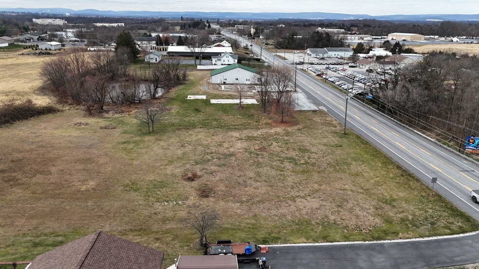 More Photos Of 1789 York Rd, Gettysburg Light Distribution For Lease